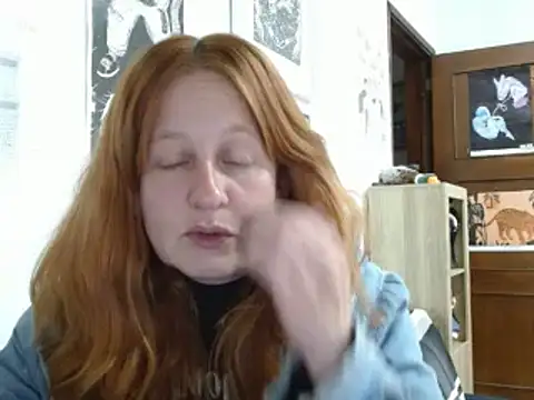 Snapshot of ViioletaMora chatting on May 11, 2026, 3:01 am ViioletaMora online show from May 11, 2026, 3:01 am