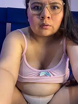 alice love052 online show from April 17, 2026, 4:15 am