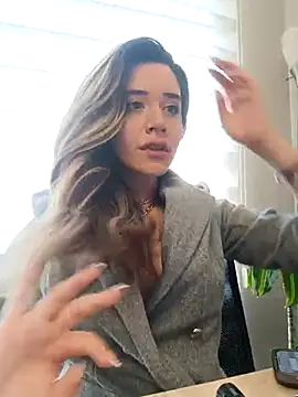 maliciaworld online show from February 14, 2025, 5:03 pm