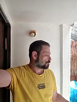 Snapshot of zefside42 chatting on October 8, 2025, 12:36 pm zefside42 online show from October 8, 2025, 12:36 pm