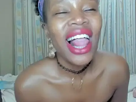 Snapshot of AfricanSquirtingQueen chatting on September 18, 2025, 2:35 am AfricanSquirtingQueen online show from September 18, 2025, 2:35 am