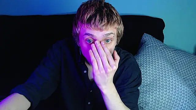 axxxturel online show from December 25, 2024, 7:24 pm