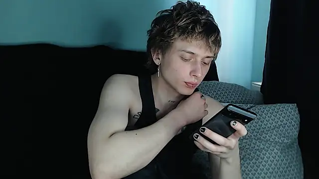 axxxturel online show from February 26, 2025, 1:52 pm