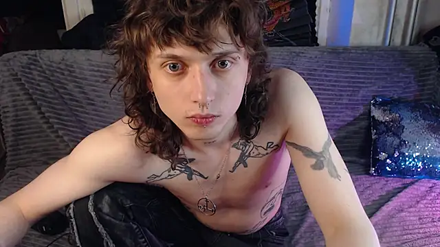 Snapshot of axxxturel chatting on May 18, 2026, 6:14 pm axxxturel online show from May 18, 2026, 6:14 pm
