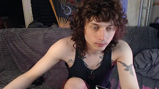 Snapshot of axxxturel chatting on June 3, 2026, 6:13 pm axxxturel online show from June 3, 2026, 6:13 pm