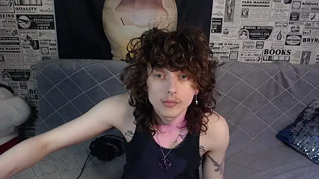 Snapshot of axxxturel chatting on July 9, 2026, 6:23 pm axxxturel online show from July 9, 2026, 6:23 pm