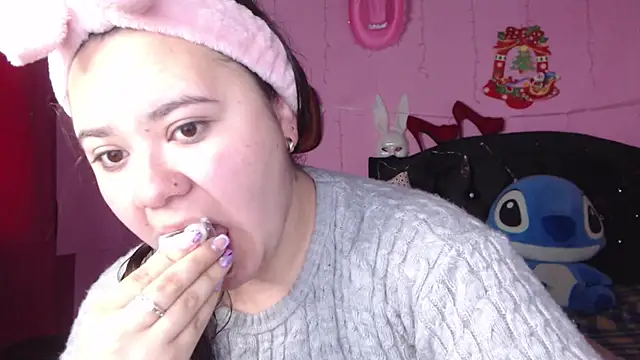 NikkiRous  online show from February 26, 2025, 12:58 pm