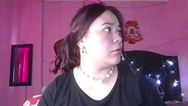 NikkiRous  online show from November 10, 2025, 1:21 pm