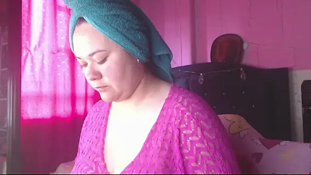 Snapshot of NikkiRous_ chatting on July 18, 2026, 1:15 pm NikkiRous online show from July 18, 2026, 1:15 pm