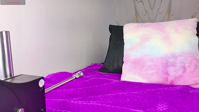 mia 099 online show from October 26, 2025, 8:15 pm