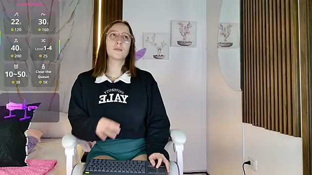 mia 099 online show from December 2, 2025, 7:20 pm