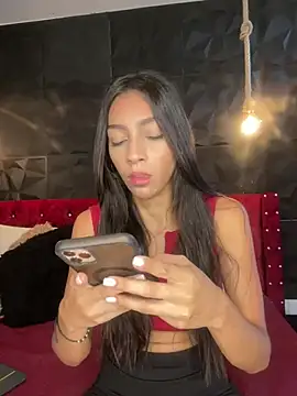 Snapshot of Ema_azel chatting on December 10, 2024, 1:11 pm Ema azel online show from December 10, 2024, 1:11 pm