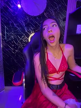 Snapshot of Ema_azel chatting on December 13, 2024, 2:49 pm Ema azel online show from December 13, 2024, 2:49 pm