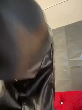 Snapshot of Ema_azel chatting on December 20, 2024, 4:46 pm Ema azel online show from December 20, 2024, 4:46 pm