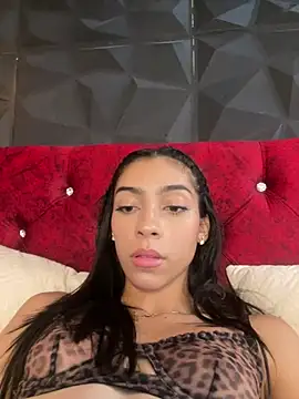 Snapshot of Ema_azel chatting on December 31, 2024, 2:36 pm Ema azel online show from December 31, 2024, 2:36 pm