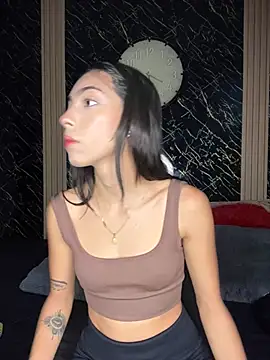 Snapshot of Ema_azel chatting on January 5, 2025, 1:47 pm Ema azel online show from January 5, 2025, 1:47 pm