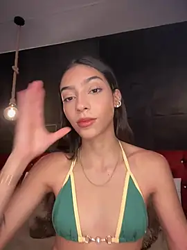 Snapshot of Ema_azel chatting on February 15, 2025, 1:38 pm Ema azel online show from February 15, 2025, 1:38 pm