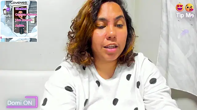 isobeladams20 online show from January 25, 2025, 9:57 pm