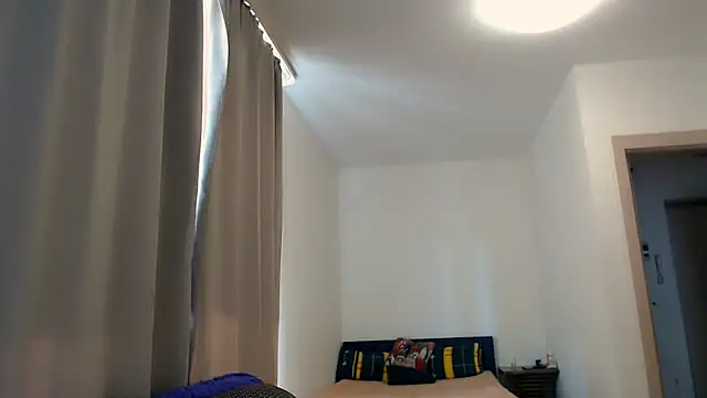 Snapshot of Helen_Adams_ chatting on May 27, 2026, 6:10 am Helen Adams online show from May 27, 2026, 6:10 am