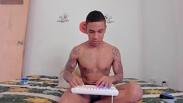 its me miley online show from October 31, 2025, 1:34 pm