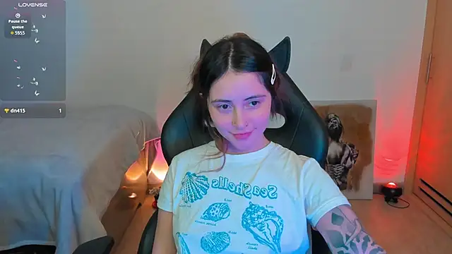 annie mora online show from October 4, 2025, 2:53 am