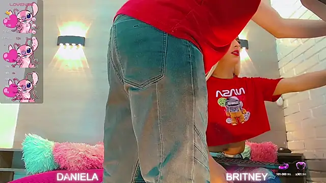 Daniela Pink  online show from March 6, 2025, 8:48 pm