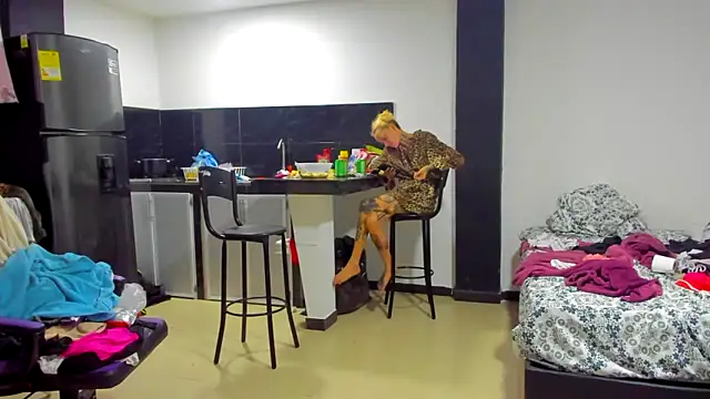 barbara anal squirt  online show from March 13, 2025, 5:54 am