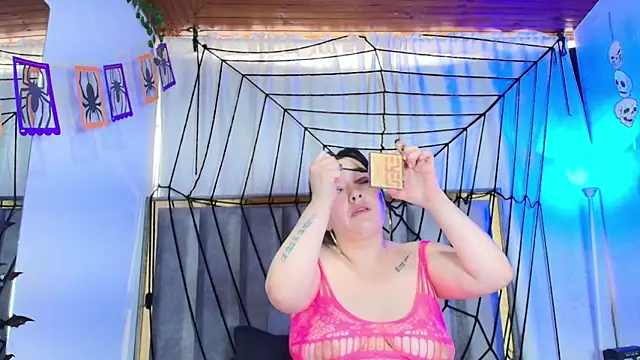 Zoe Curvy online show from October 17, 2025, 12:41 pm