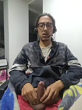 dirtytw0230 online show from March 17, 2026, 8:28 am