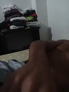 Snapshot of angel1728 chatting on October 27, 2025, 5:39 pm angel1728 online show from October 27, 2025, 5:39 pm