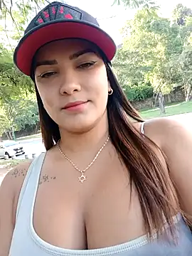 camiysebas21 online show from September 23, 2025, 8:56 pm