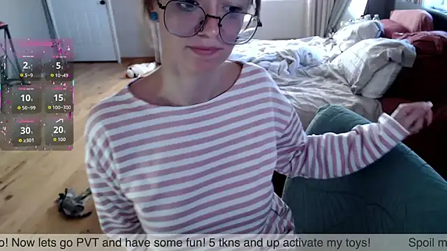 Snapshot of Plantbabeee chatting on October 8, 2025, 3:31 pm Plantbabeee online show from October 8, 2025, 3:31 pm