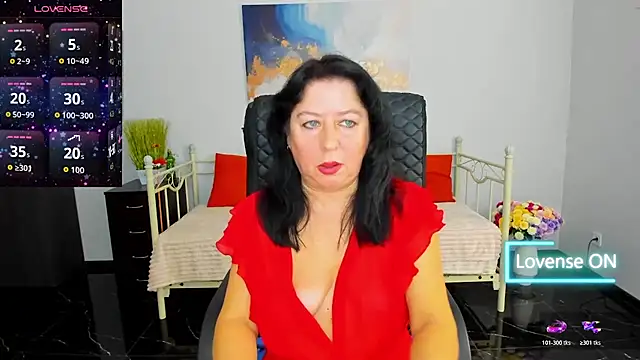 Julia Dean online show from March 5, 2026, 1:07 pm