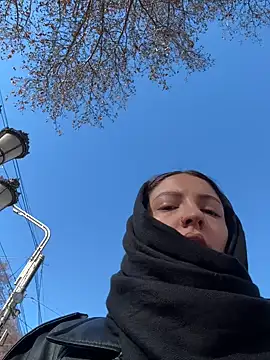 BabeRainbow online show from January 3, 2025, 9:25 am