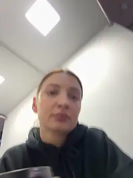 BabeRainbow online show from January 7, 2025, 2:08 pm