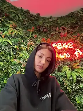 BabeRainbow online show from January 10, 2025, 12:26 pm