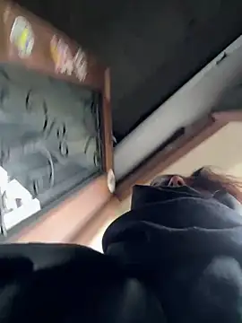 BabeRainbow online show from February 8, 2025, 9:13 am