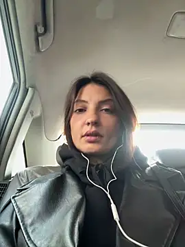 BabeRainbow online show from February 13, 2025, 8:17 am