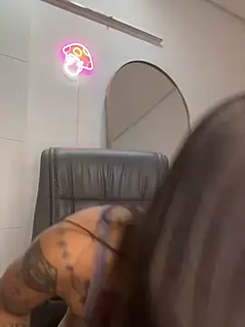 Nikatsu online show from February 19, 2025, 12:14 am