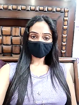 Snapshot of Yours-Bebo chatting on November 4, 2025, 7:57 pm Yours-Bebo online show from November 4, 2025, 7:57 pm