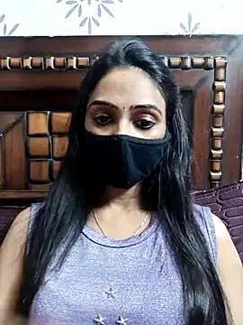 Snapshot of Yours-Bebo chatting on February 13, 2026, 6:15 pm Yours-Bebo online show from February 13, 2026, 6:15 pm