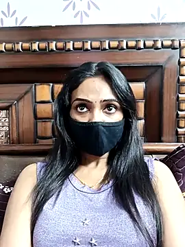 Snapshot of Yours-Bebo chatting on February 14, 2026, 7:10 pm Yours-Bebo online show from February 14, 2026, 7:10 pm