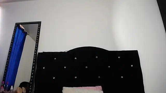 sweet skylove  online show from February 21, 2026, 9:49 pm