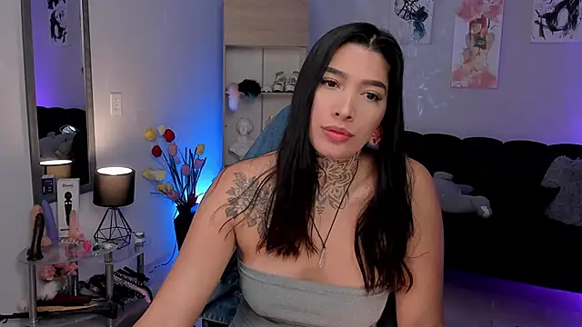 Snapshot of LouaneBourVip chatting on February 12, 2025, 11:51 am LouaneBourVip online show from February 12, 2025, 11:51 am