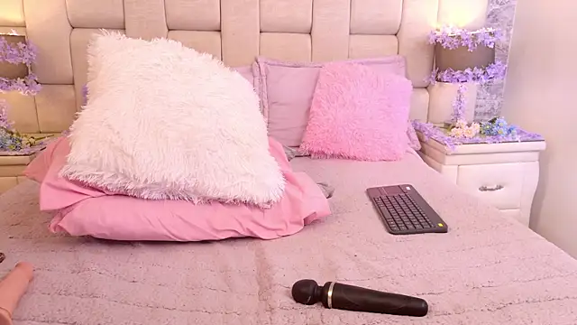 ZendayaGrey online show from March 13, 2025, 12:05 am