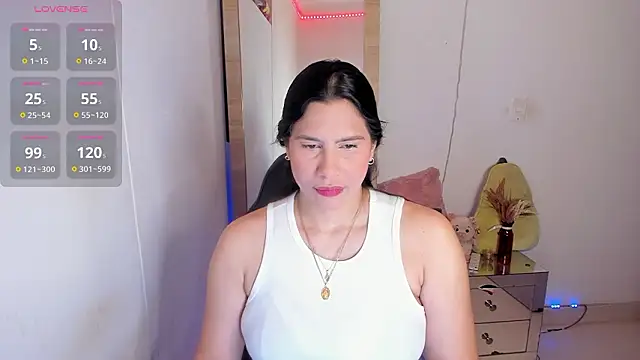 Snapshot of hellensexy chatting on March 3, 2026, 10:04 pm hellensexy online show from March 3, 2026, 10:04 pm