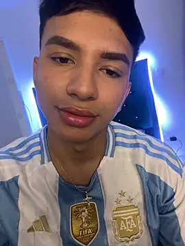 Leonarrrd 01 online show from February 14, 2025, 5:51 am