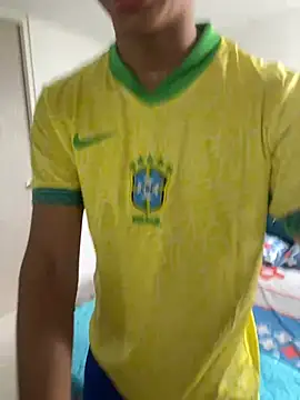 Leonarrrd 01 online show from March 9, 2025, 7:59 pm