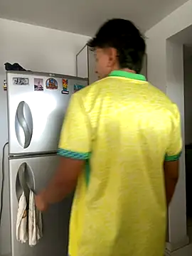 Leonarrrd 01 online show from October 3, 2025, 4:48 pm