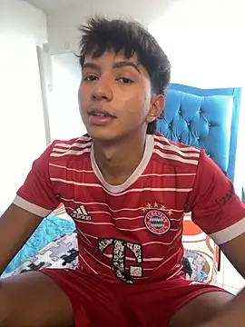 Leonarrrd 01 online show from October 19, 2025, 8:09 pm